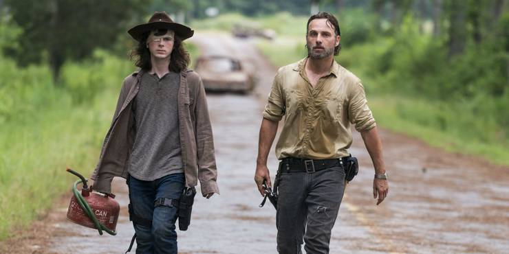 Robert Kirkman Defends The Decision to Kill Carl on The Walking Dead Robert Kirkman Defends The Decision to Kill Carl on The Walking Dead